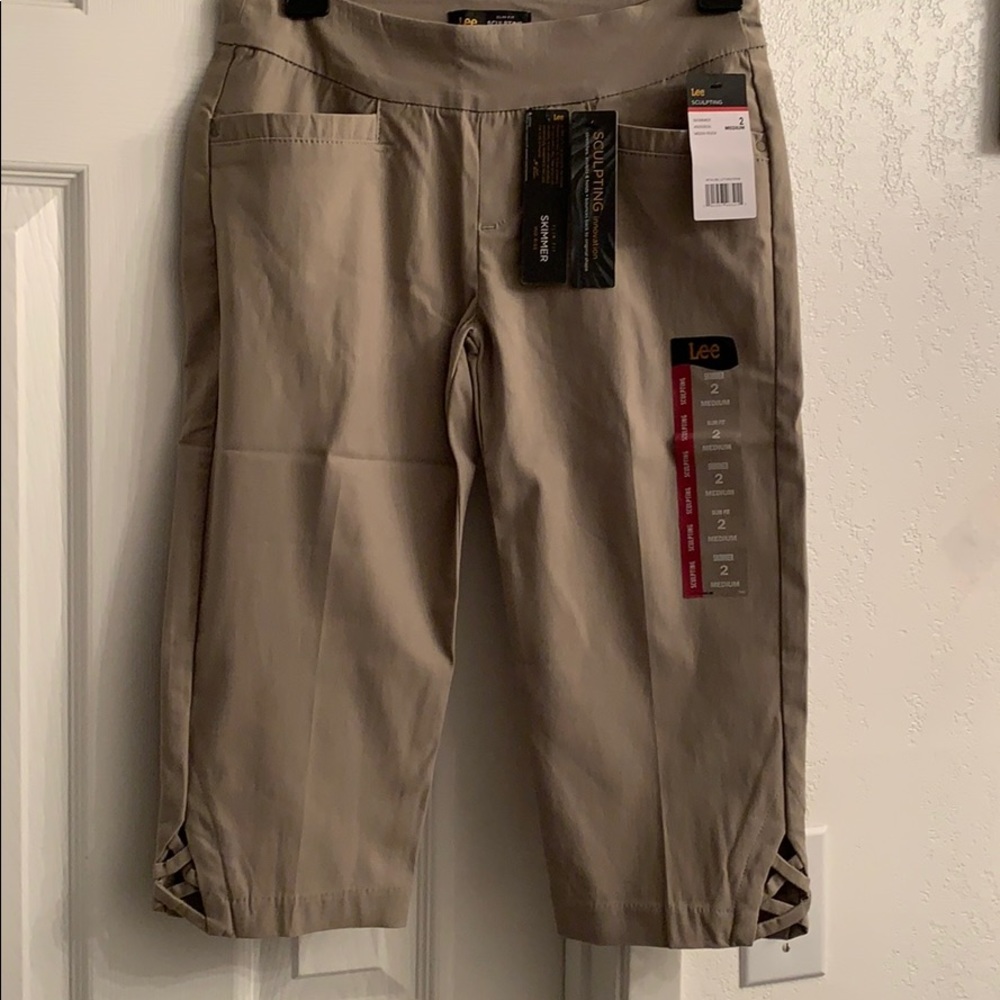 💕Lee sculpting capris.
